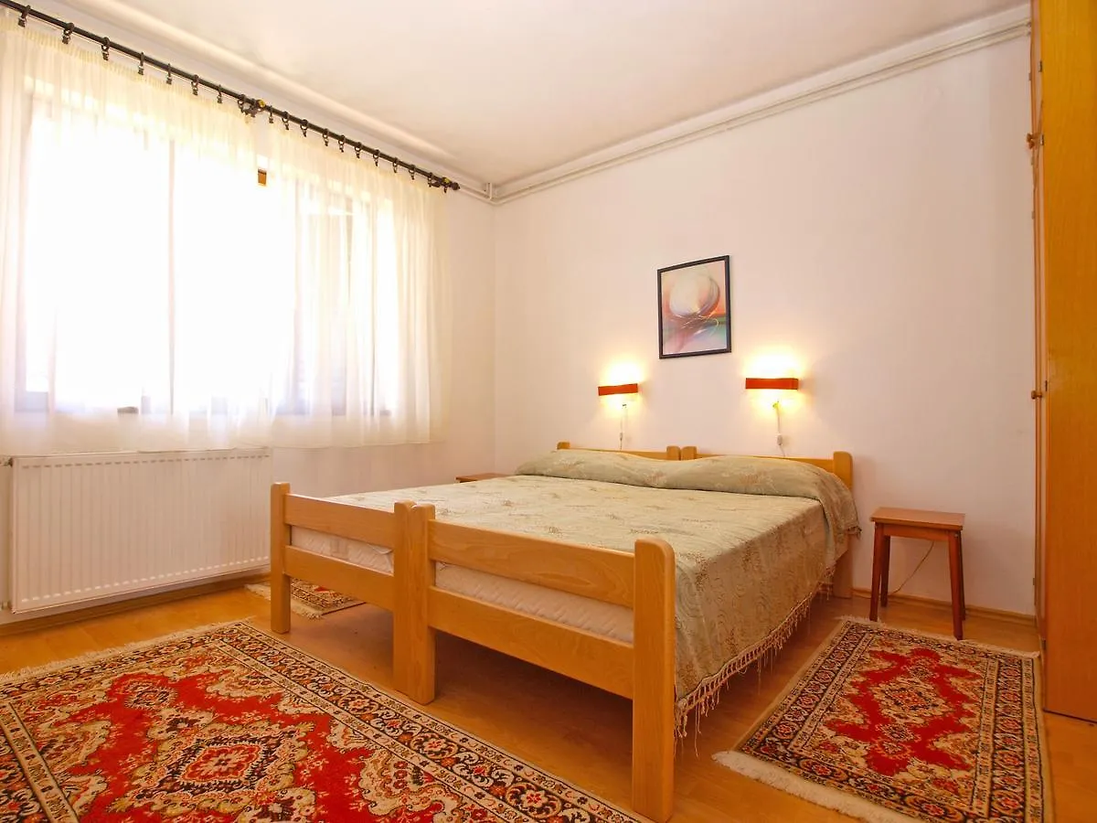 Apartment Giovanna 1557 Banjole 0*,  Croatia